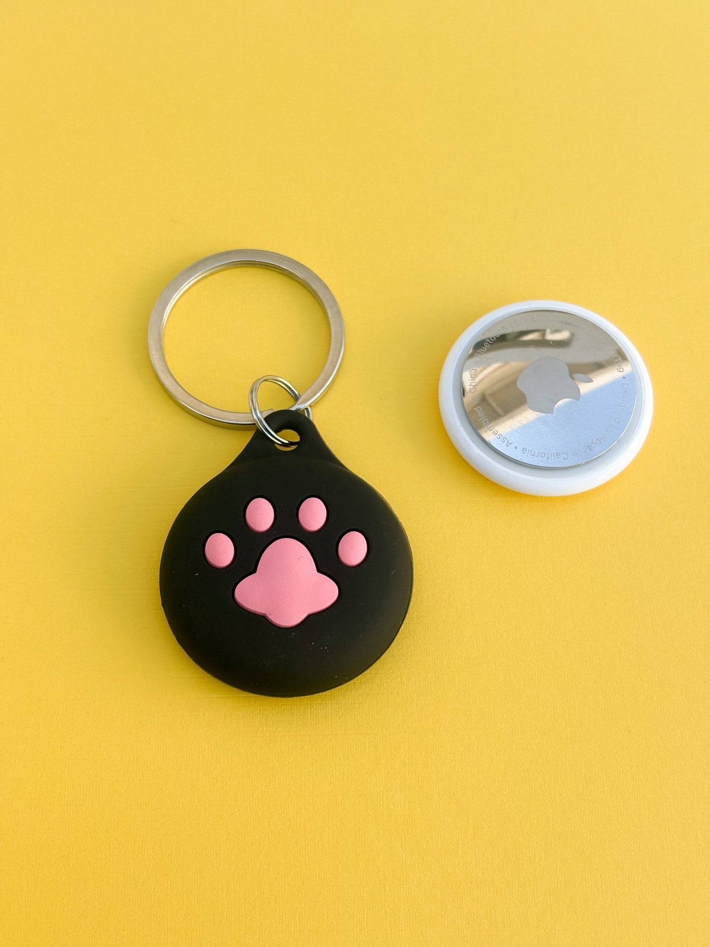 Cute Black Paw Silicone AirTag Cover Keychain — Fun AirTag Holder for Kids’ Backpack or Shoes
