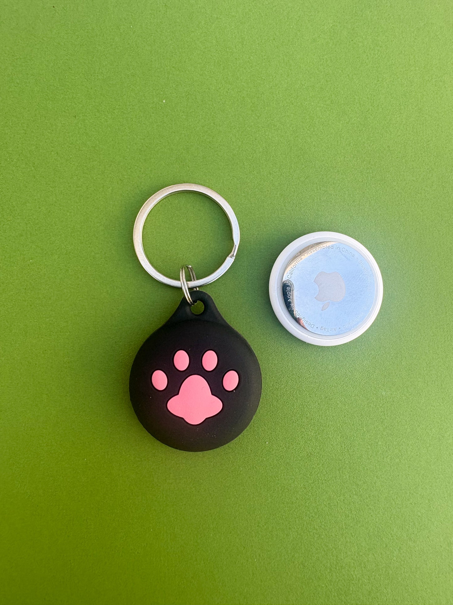 Cute Black Paw Silicone AirTag Cover Keychain — Fun AirTag Holder for Kids’ Backpack or Shoes